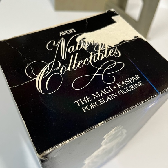 Vintage Avon Nativity Collectibles Magi Kaspar White Porcelain‎ Figurine 1982 - Picture 8 of 9